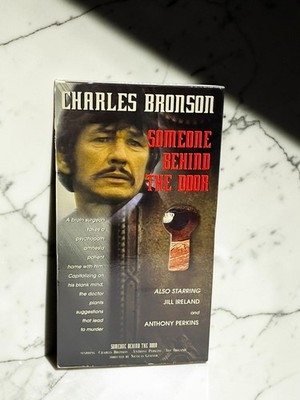 Someone Behind The Door VHS Charles Bronson Anthony Perkins Thriller 1971