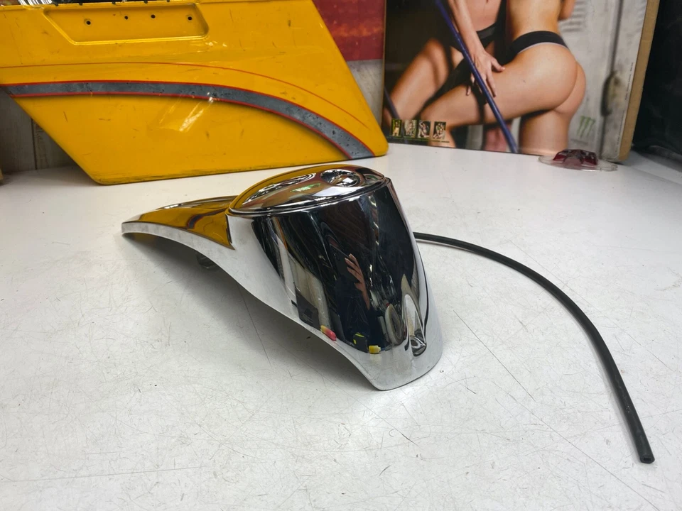 Cubierta de consola de tablero de tanque de combustible Harley Touring OEM 08-23 tapa de botón pulsador Foto 4 de 4