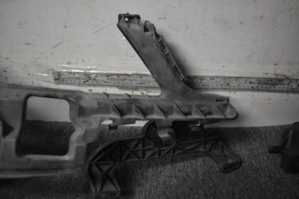 Mercedes Benz C350 2008-2011 panel de soporte deportivo lado derecho fabricante de equipos originales Foto 3 de 4