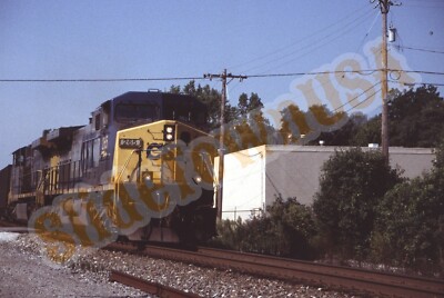 Vintage 2004 Train Slide 265 CSX Engine X2L062