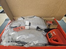 Milwaukee F300G-21S M12 Women's Small Heated AXIS Vest Kit w Battery Charger