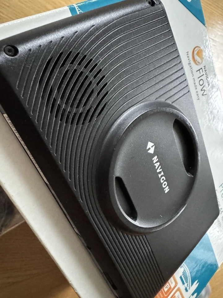 Navigon 92 Premium Live Navi OVP mit Bluetooth-Freisprechen ***Top Zustand*** - Bild 3 von 4