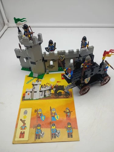Vintage 1987 LEGO Castle Black Falcon’s 6062 Battering Ram Complete *Read*