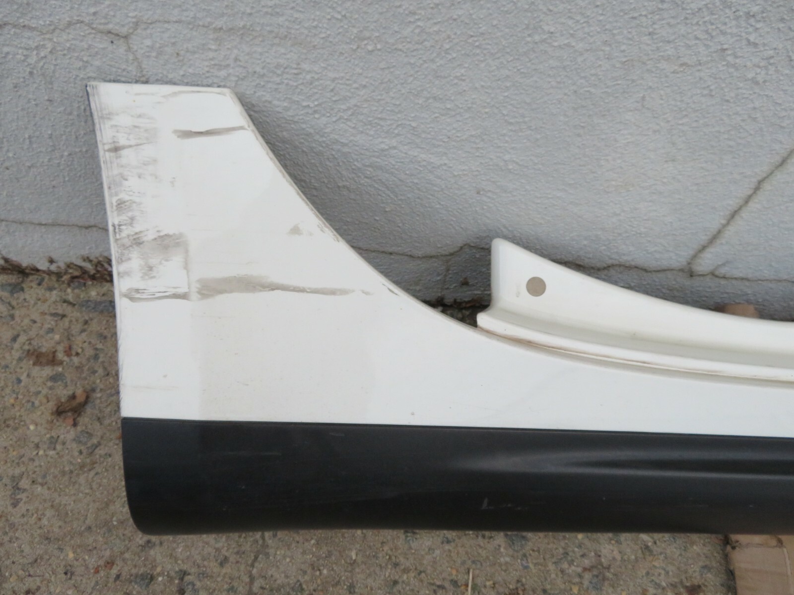 2014-2019 MASERATI GHIBLI SQ4 RIGHT PASSENGER SKIRT ROCKER MOLDING WHITE OEM