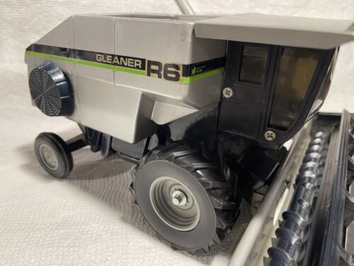 Scale Model 1/24 Scale Deutz-Allis R6 Gleaner Combine Farm Toy Collectible - Picture 4 of 15