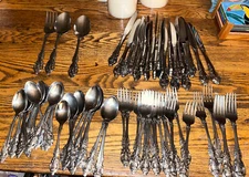 76 Pc Oneida RENOIR Pembrooke Stainless SSS Glossy USA Silverware Flatware