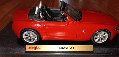 Maisto BMW Z4 Red Luxury Roadster 1:18 Die-cast Car with Base