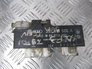 357919506a Lüfter Steuergerät Relais 898719000 Volkswagen Golf DE330970-42