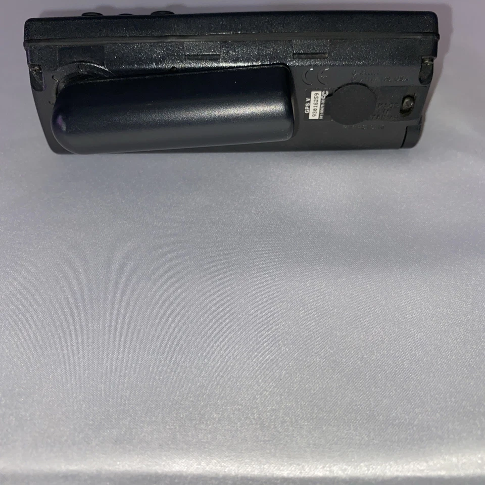 Garmin GPS V Personal Navigator Damaged Batt Door Working for Parts or Repair - Image 3 of 4