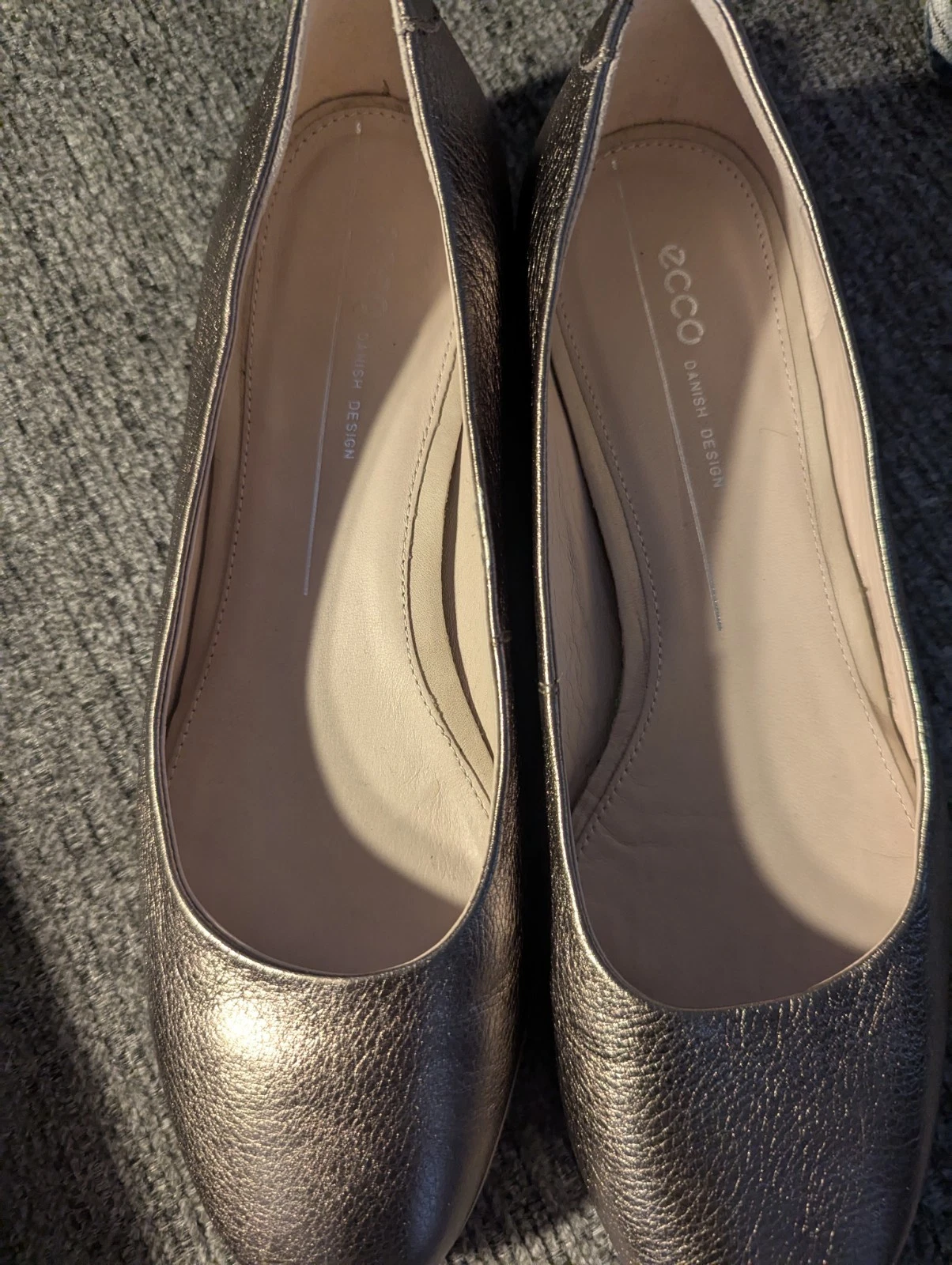 Ballerine ANINE design danese Ecco. US taglia 8 taglia EU 39. Pelle metallizzata.