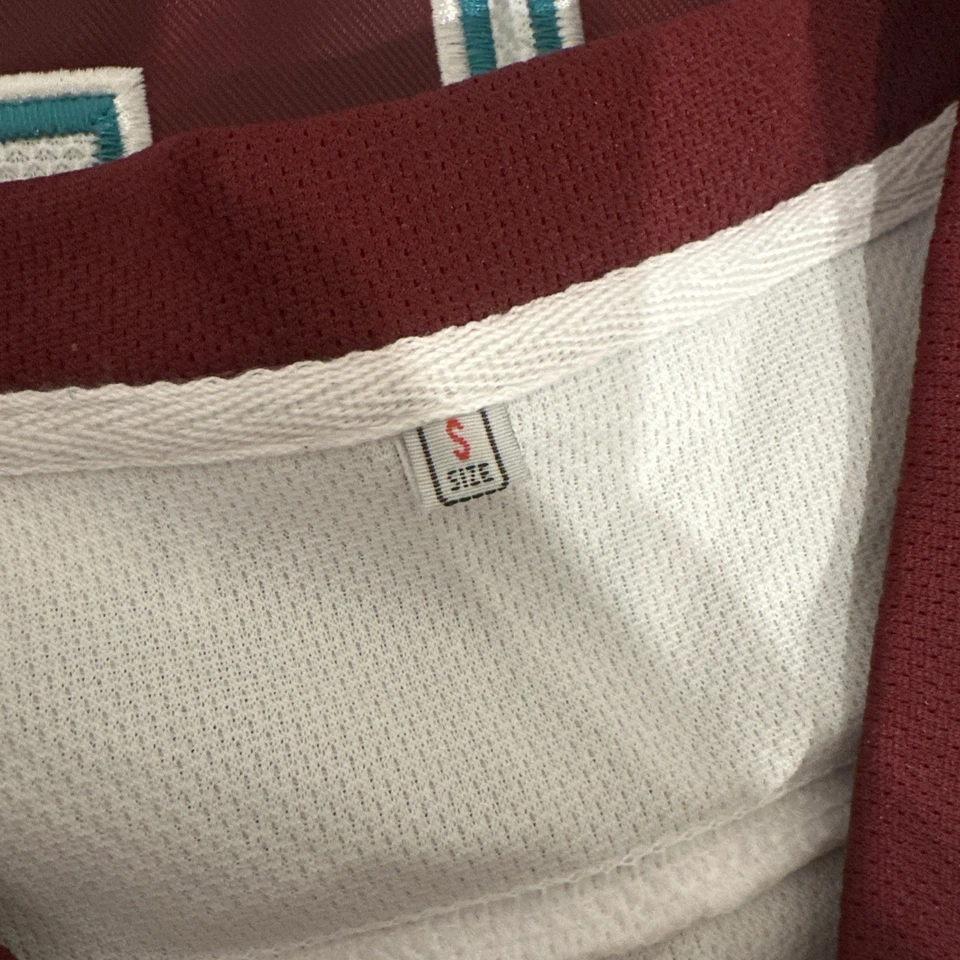 Camiseta deportiva de hockey sobre hielo de colección Mighty Ducks NHL Captain #96 Charlie Conway años 90 nueva sin etiqueta Foto 4 de 4