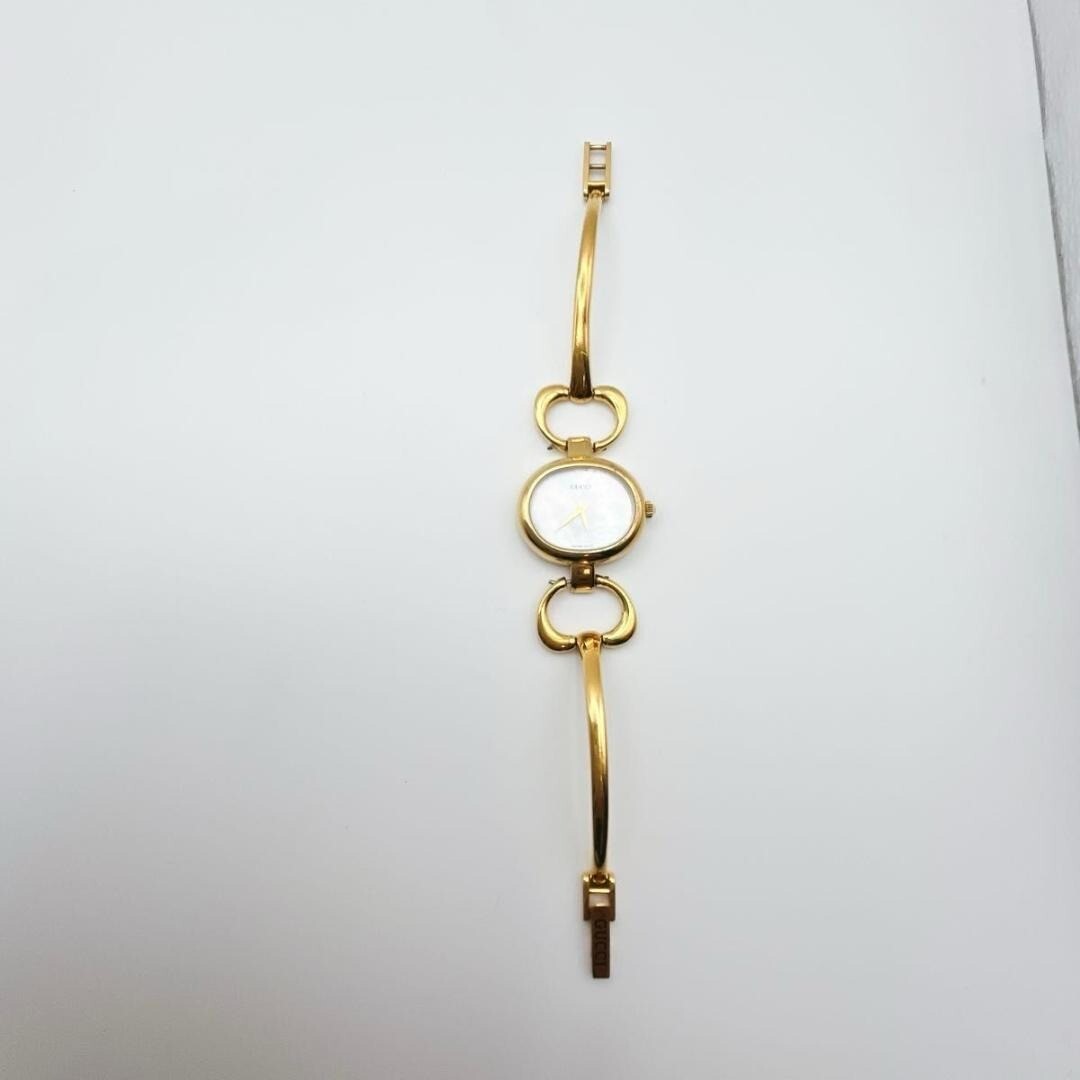 Gucci 1600 Womens White Shell Dial Gold Bracelet Quartz Watch-image