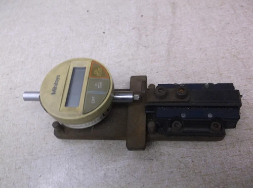 Mitutoyo IDS-1012E Digital Force Gauge Indicator / Bracket and Adjuster