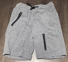 BOYS SHORTS SIZE XS 4/5 Zipper pockets