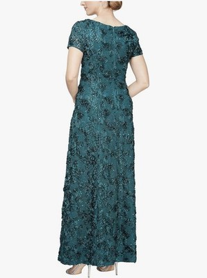 green emerald velvet dress Amazon.com: Alex Evenings Women's Tea Length Cap Sleeve Rosette Dress  (Petite and Regular), New Champagne, 6 : Clothing, Shoes & Jewelry main image 0