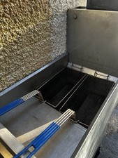 LPG Commercial Stainless Gas Fryer - 2 wheels on back legs