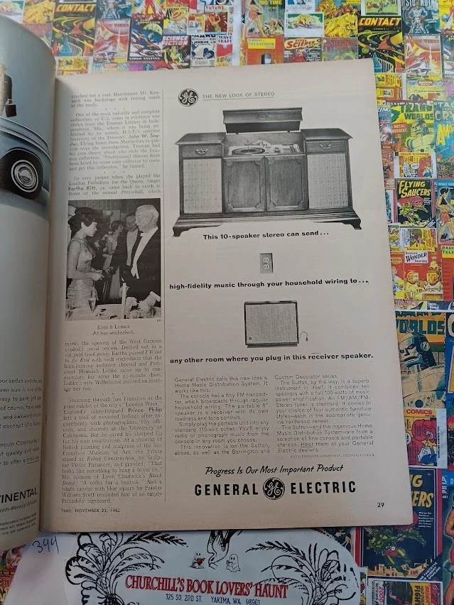 Time Magazine - November 23, 1962 Joan Baez - Image 2 of 4