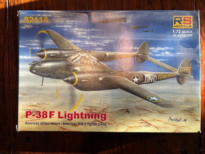 RS Models P-38F Lightning in 1/72 92116  CONTENTS SEALED  (102)