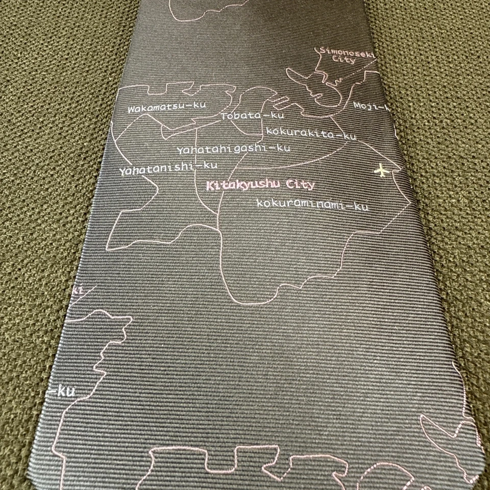 Corbata corta i-Mono Izutsuya azul mapas de aerolíneas para hombre 100 % seda 55 x 3,75 Foto 3 de 4