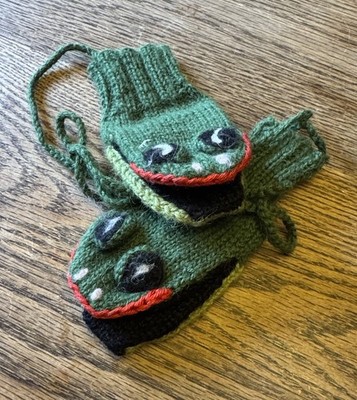 Alpaca toddler mittens frog puppets very soft silky warm green cute GIFT NEW