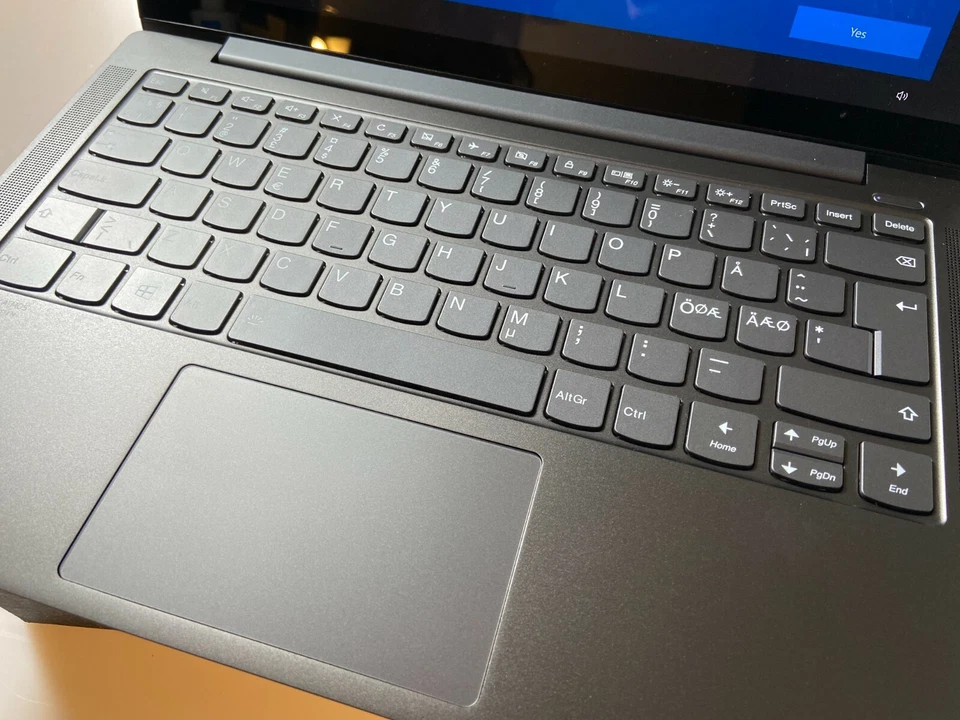 Portátil Lenovo Yoga S740-14IIL Core i5 1035G4 8GB RAM 256GB SSD 4K - Nórdico - Imagen 2 de 4