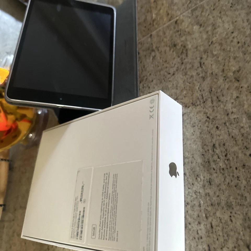 Apple IPad Mini Wi-Fi 1st Gen 16 GB Space Gray - Image 3 of 3