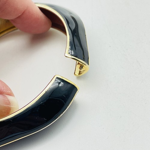 Clamper Bracelet Black Enamel Gold Tone Classic Career Evening - Picture 7 of 7