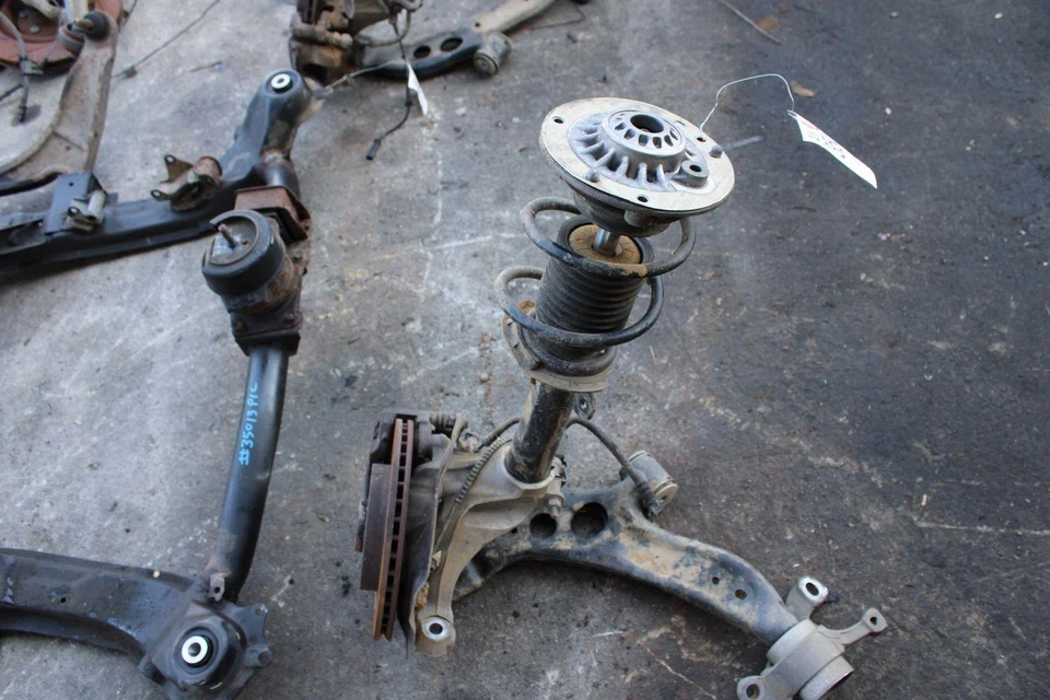 Conjunto de rodilla MINI COOPER 2014-2017 conductor izquierdo sin control dinámico de amortiguación Foto 2 de 4