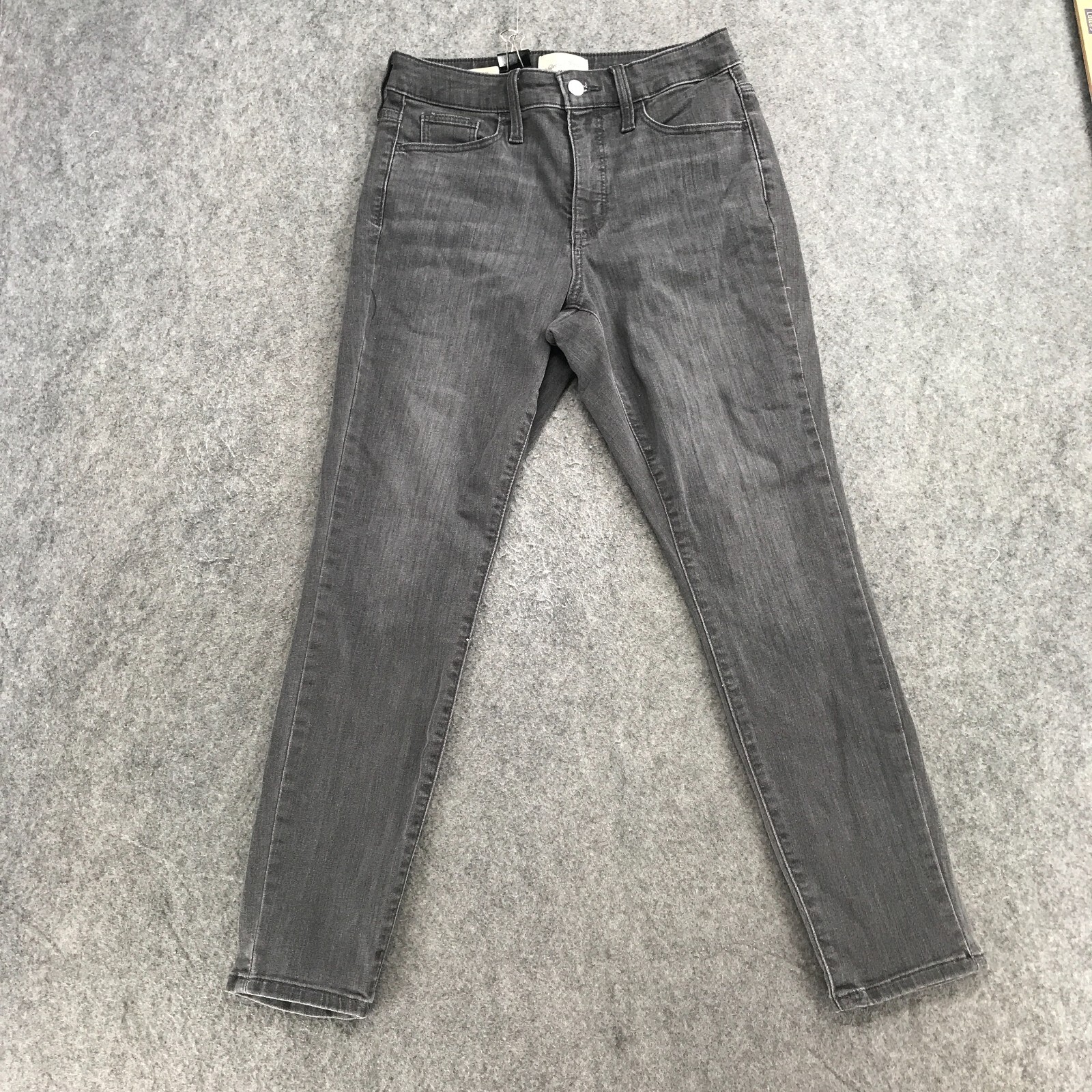 Universal Thread Jeans Size 4/27S Faded Black High Rise Skinny 26" Inseam - Image 2