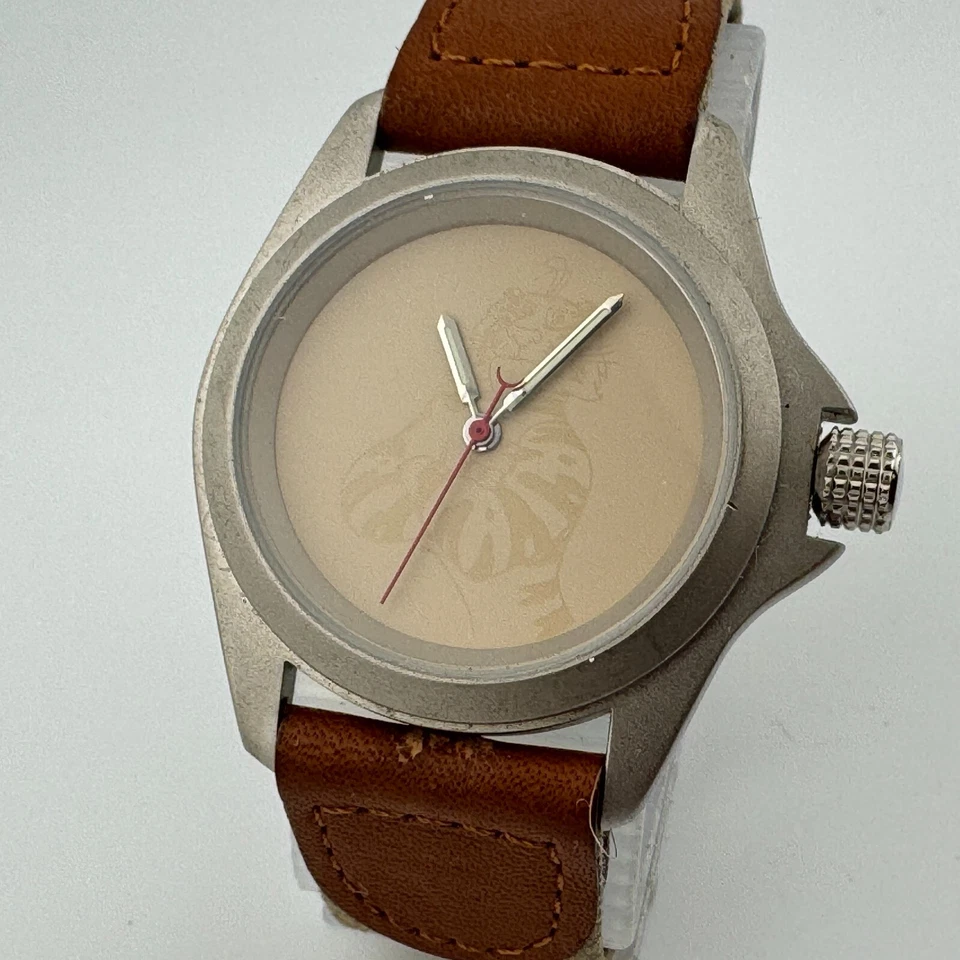 Reloj de Cuarzo Kellogg Europa Tony the Tiger Hombre Cuero Plateado Analógico Batería Nueva Foto 2 de 4