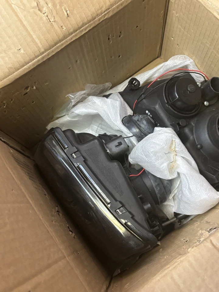 转角灯转向信号适用于福特 Ranger MAZDA B2500 1998 - 2001 右/左 — 第 2/4 张图片