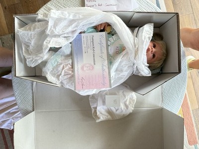 Lee Middleton Pamper s Kid Caucasian, Original Box W/ COA & Spilled Milk Bottle