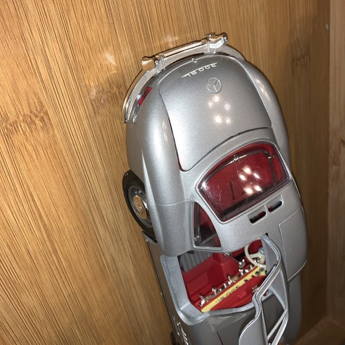 Burago Mercedes Benz 300 SL Silber Flügeltüren 1954 Modellauto 1:18 - Bild 6 von 7
