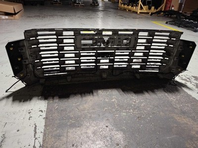 Used Front Grille fits: 2024 Gmc Sierra denali 2500 Denali Ultimate Front Grade