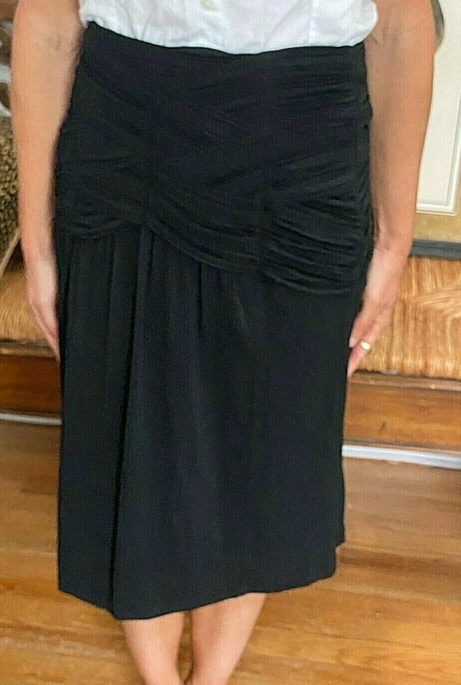 FALDA RECTA MIDI AJUSTADA DRAPEADA ACANALADA NEGRA HECHA EN ITALIA BURBERRY LONDON 6 Foto 3 de 4