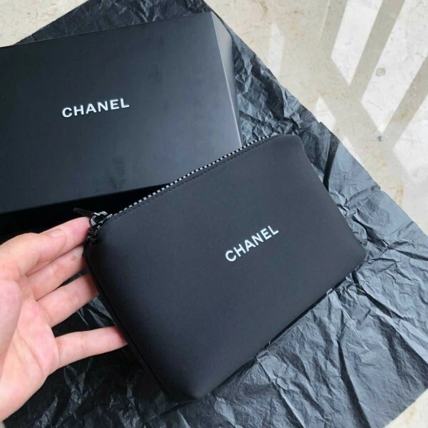 Chanel CHANEL cosmetic pouch bag makeup here mark black enamel ref.631876 -  Joli Closet