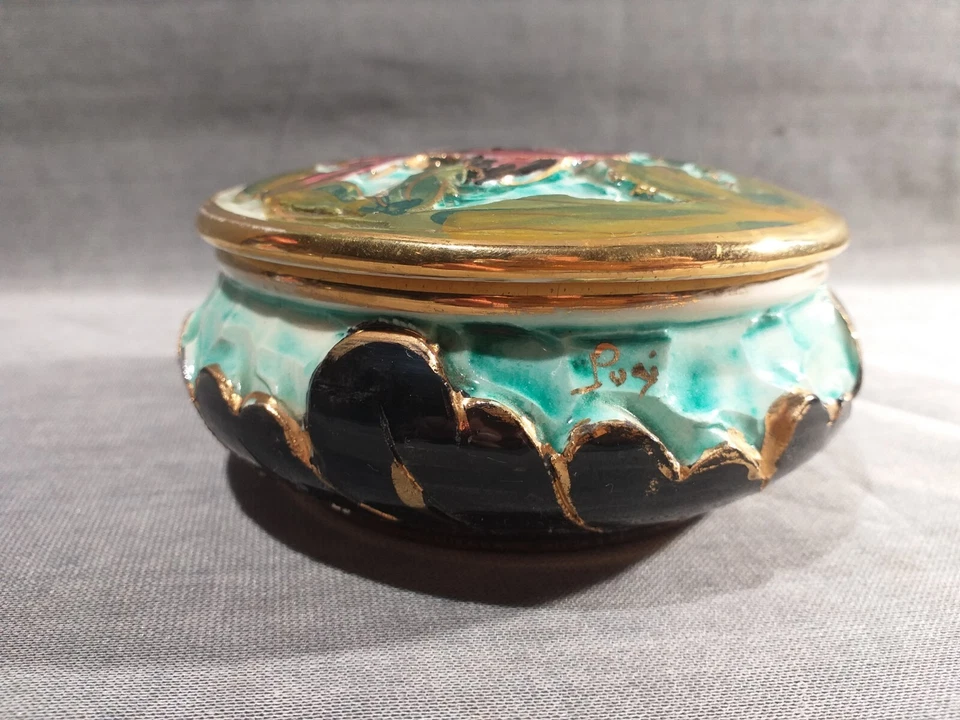 Bonbonnière céramique barbotine Signée Pugi? Style Vallauris (C) - Photo 2/4