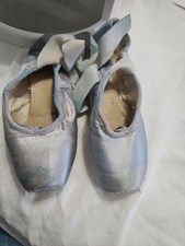 Used or  dead  Pointe Shoes Worn by Professional Ballerina for Crafts Size 5.5