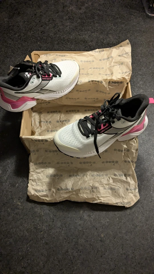 Tenis para correr Diadora Mythos Blushield Vigore 2 para mujer [Talla 7,5 - ¡¡¡¡¡NUEVOS!!!] Foto 4 de 4