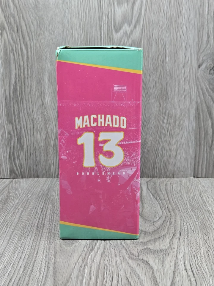 Bobblehead de béisbol City Connect MLB de los Padres de San Diego Manny Machado #13 2023 nuevo en caja Foto 4 de 4