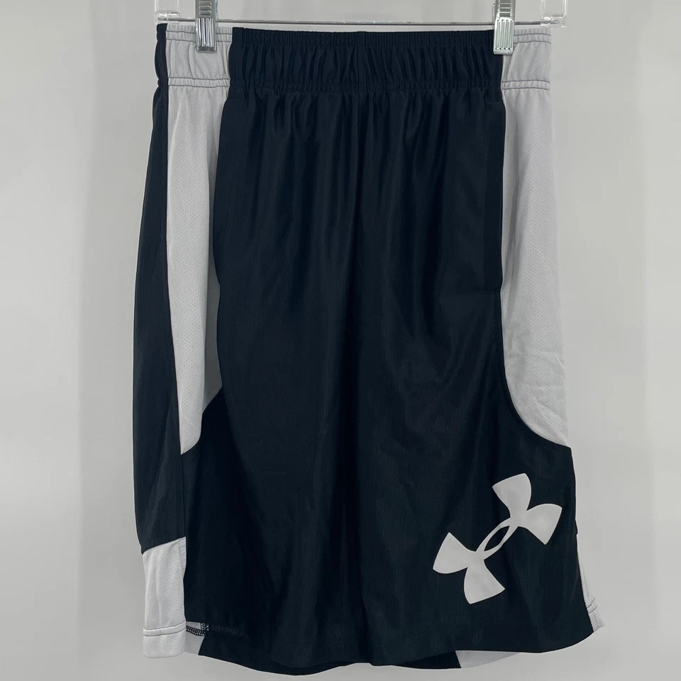 Shorts de basquete masculino Under Armour logotipo preto e branco tamanho médio - Imagem 2 de 4