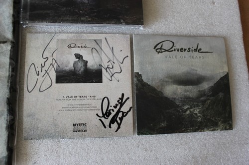 RIVERSIDE - WASTELAND MEDIABOOK + CD SINGIEL Vale Of Tears SIGNED + T-SHIRT - Picture 6 of 9