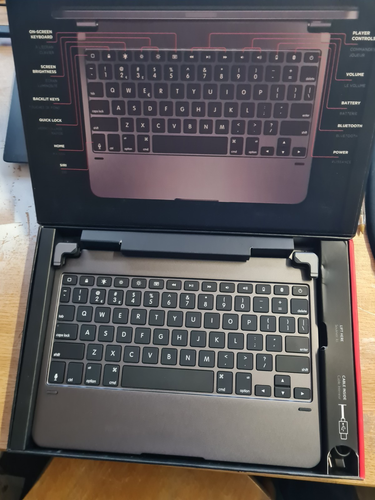 Brydge Tastiera Wireless e Cover Magnetica per iPad Pro 11" - Foto 3 di 3