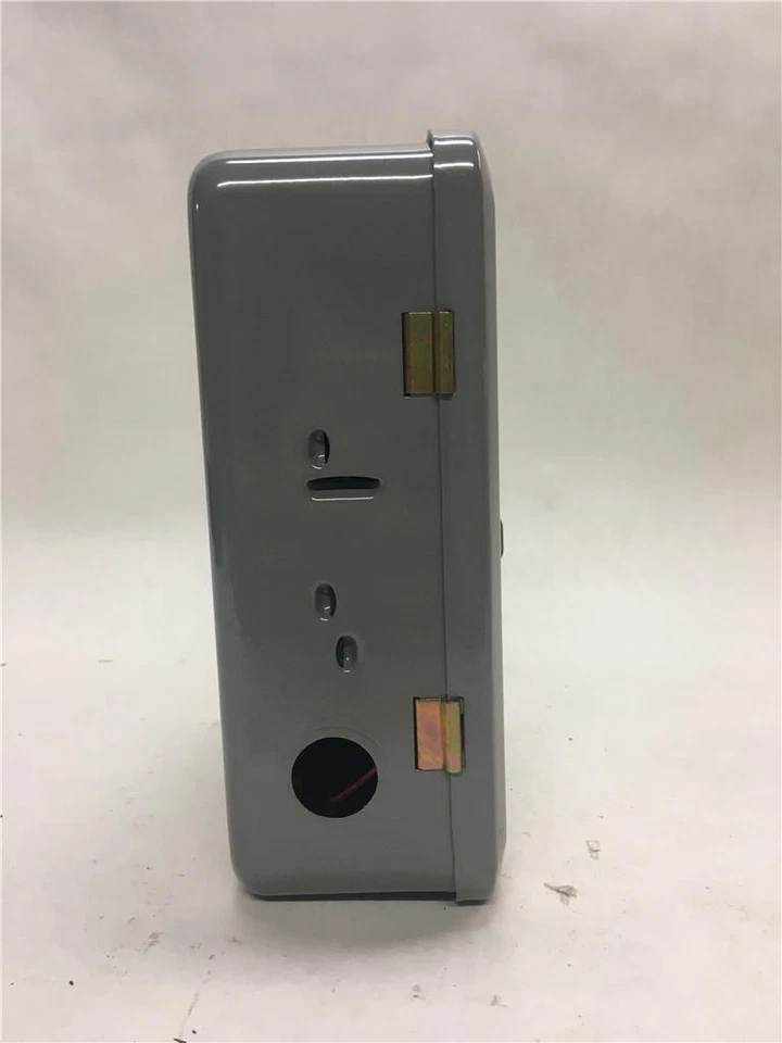 Intermatic ET798C Electronic 7-Day Time Switch 120VAC 60Hz. 2.5W Max. - Image 3 of 4