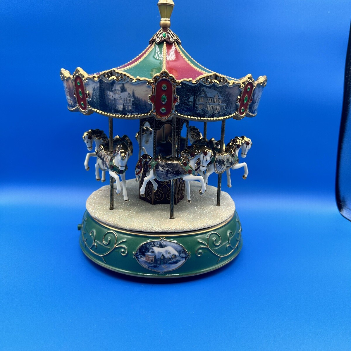 仕掛け絵本・英語版　A CHRISTMAS CAROUSEL Amazon.com: Mr. Christmas Vintage Carousel Christmas
