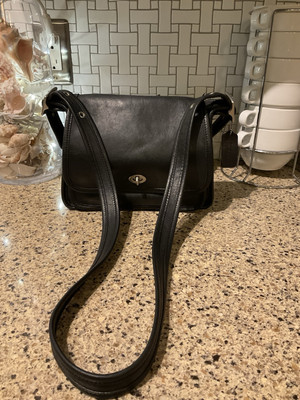 バッグ COACH Vintage Satchel Black Shoulder Bag COACH Vintage Satchel Black Shoulder Bag