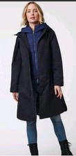 BERNARDO LADIES MODERN UTILITY RAINCOAT.