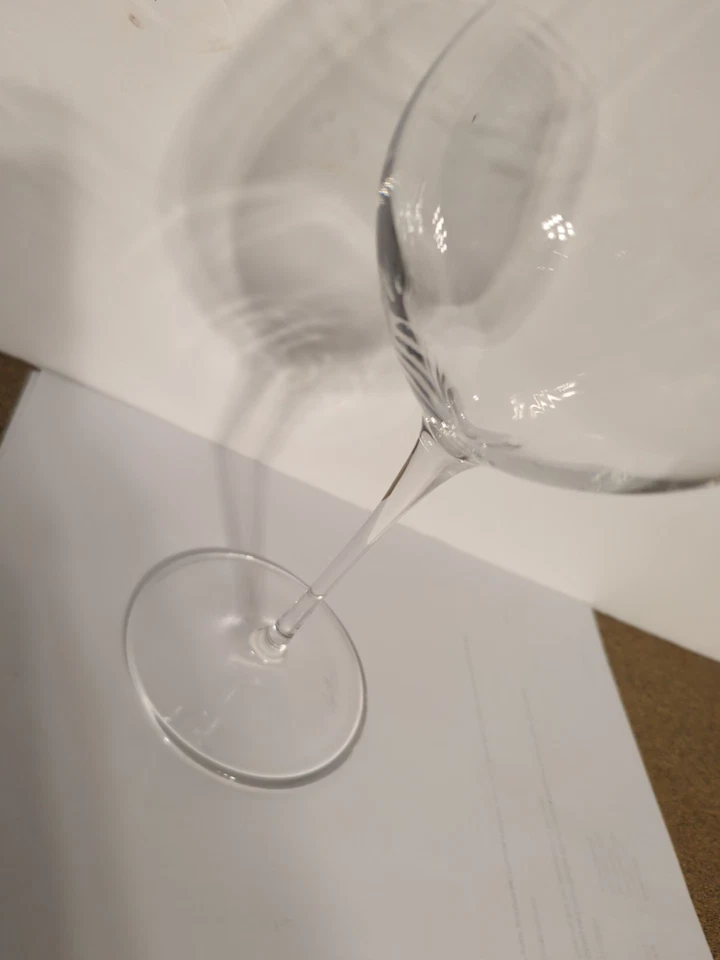 Copa Crescendo de vino tinto Luigi Bormioli Borgoña firmada 9 pulgadas de alto firmada Foto 3 de 4