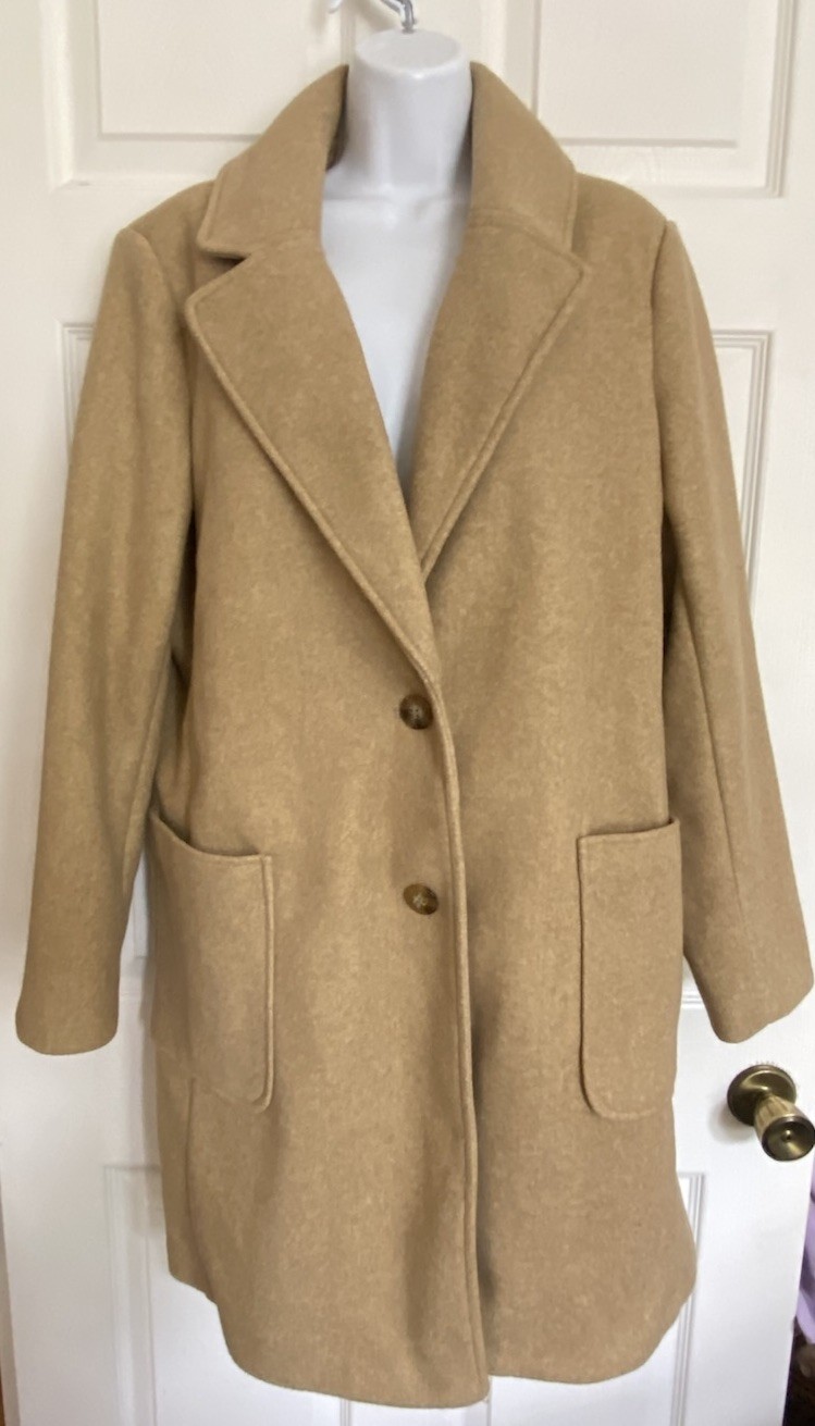 Old Navy Classic Tan Button Versatile Mohair Styl… - image 1