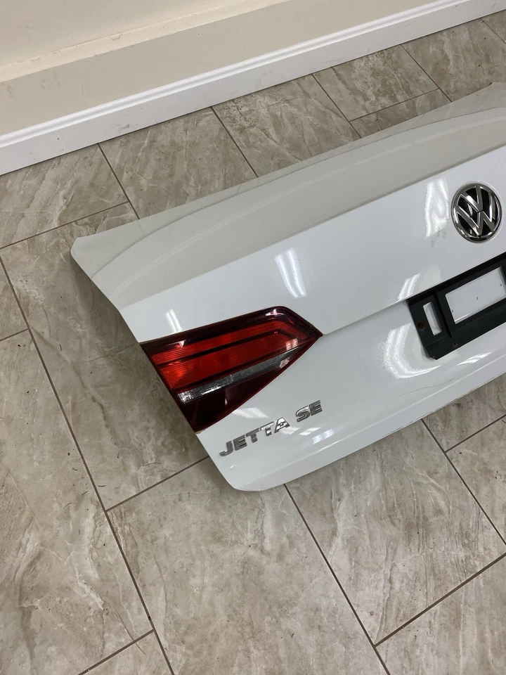 ¡TAPA TRASERA DEL MALETERO COMPLETA PARA VOLKSWAGEN JETTA 2015-2018! OEM Foto 2 de 4